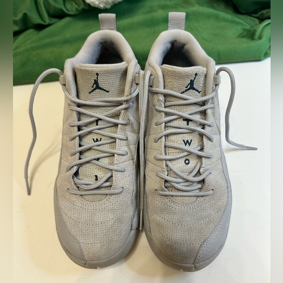 AIR JORDAN 12 RETRO LOW BG. Size 6.5Y. - Picture 2 of 10